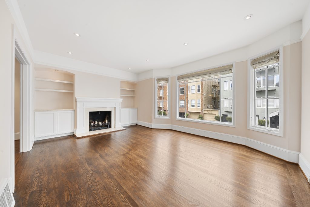 Modern Condo – Marina — photo 1 of 27
