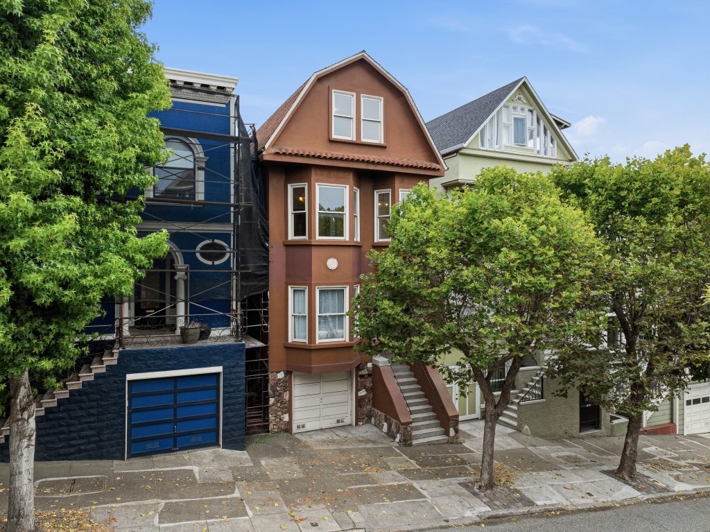 Two-Level Flat – Cole Valley — photo 1 of 44